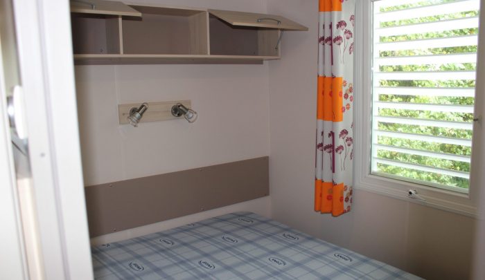 Mobile home for sale campsite Seine Maritime: main bedroom