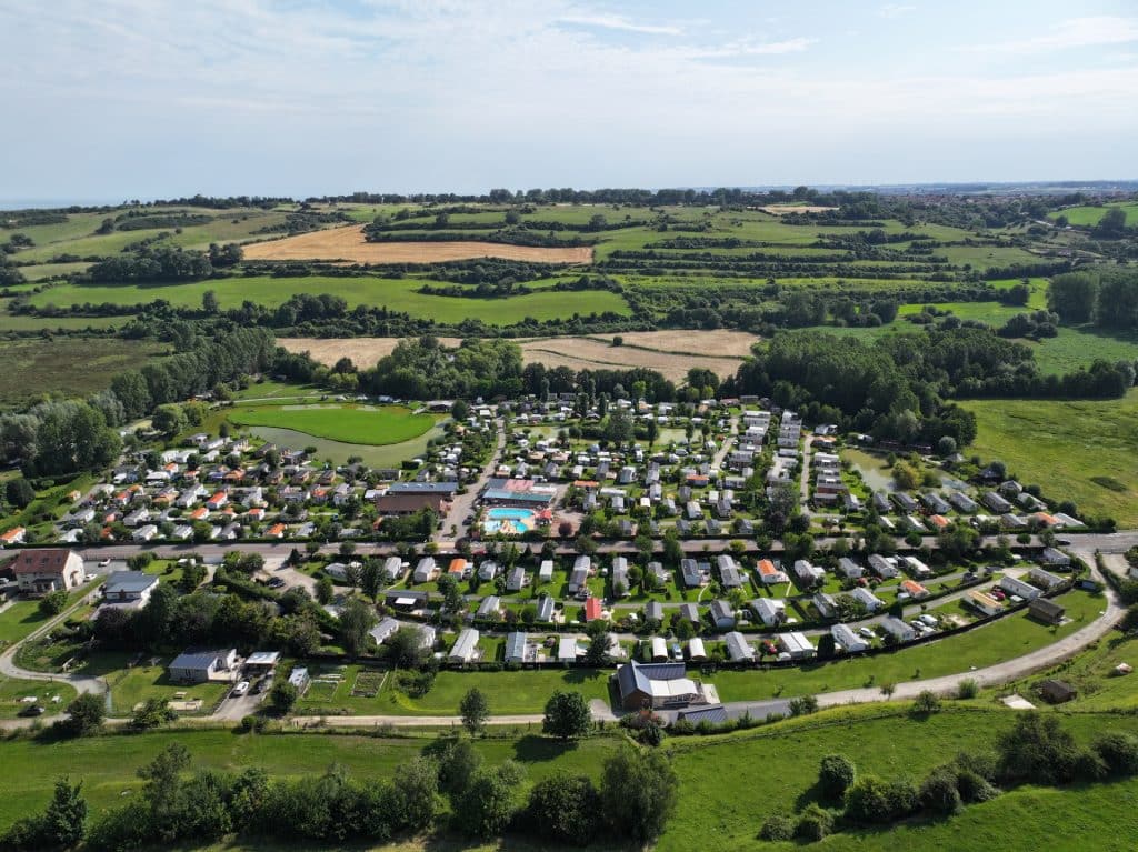 Uitzicht vanuit de lucht op Marqueval - Kamperen in Normandië - Wat te doen in Normandië