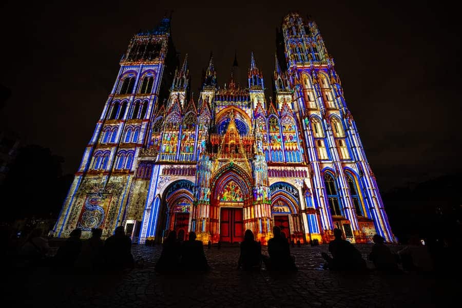 Spectacle de lumiere - Cathedrale Notre-Dame-de-Rouen en Seine-Maritime - Camping le Marqueval